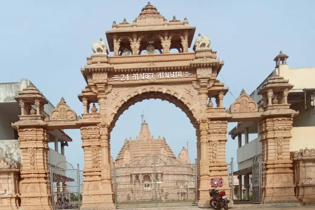 24 Tirthankar Dham Jain Tirth Kakatur